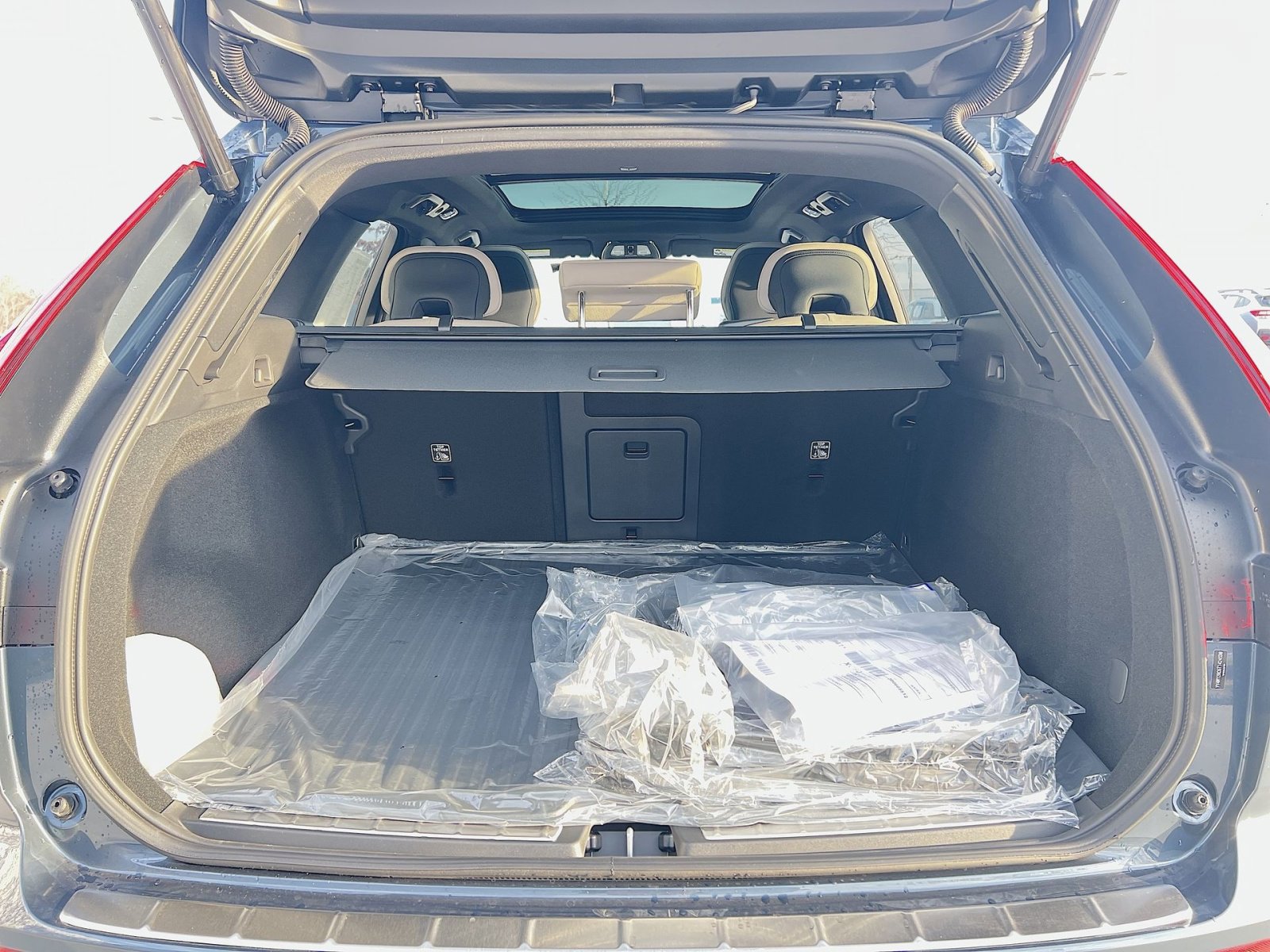 New 2026 Volvo XC60 B5 Plus w/ Protection Package Premier AWD/4WD image 26