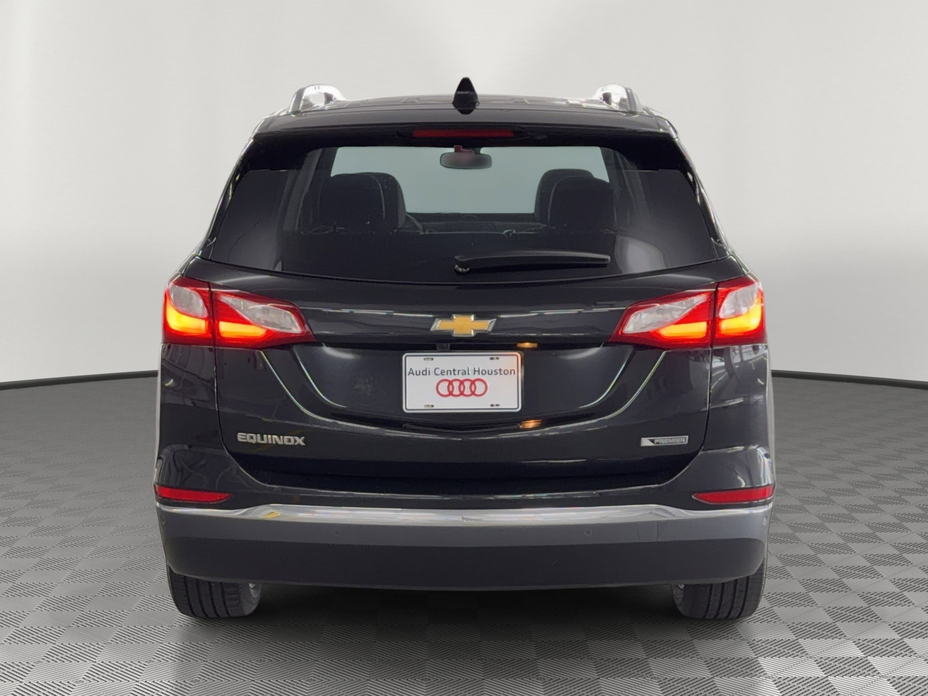 Used 2018 Chevrolet Equinox Premier FWD image 10