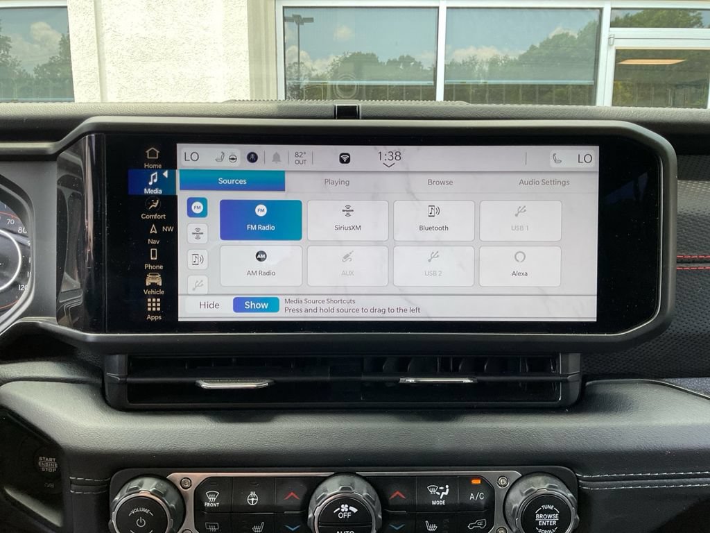 Used 2024 Jeep Gladiator Rubicon w/ Technology Group AWD/4WD image 20