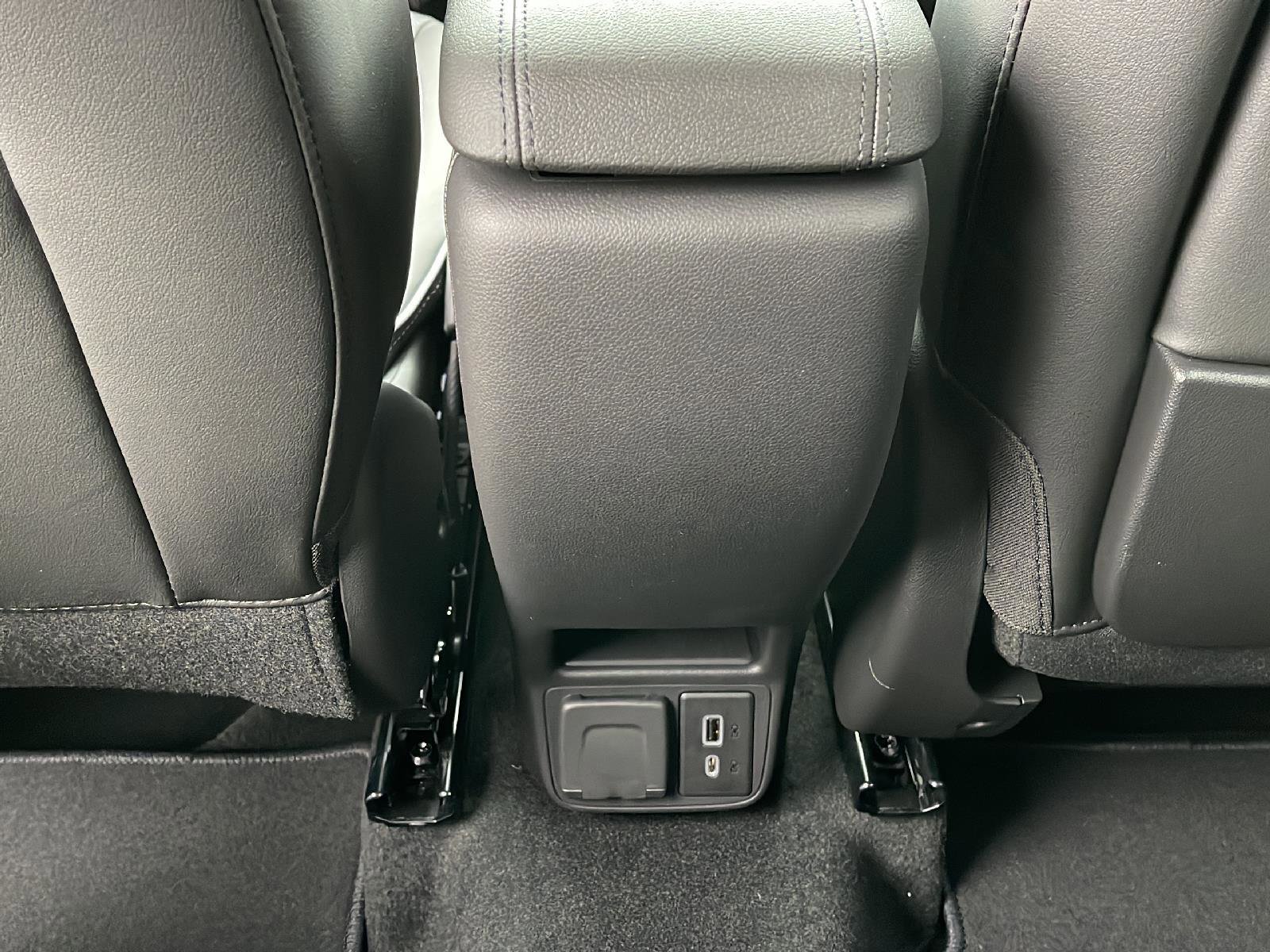 Used 2025 Buick Encore GX Avenir w/ Avenir Technology Package image 12