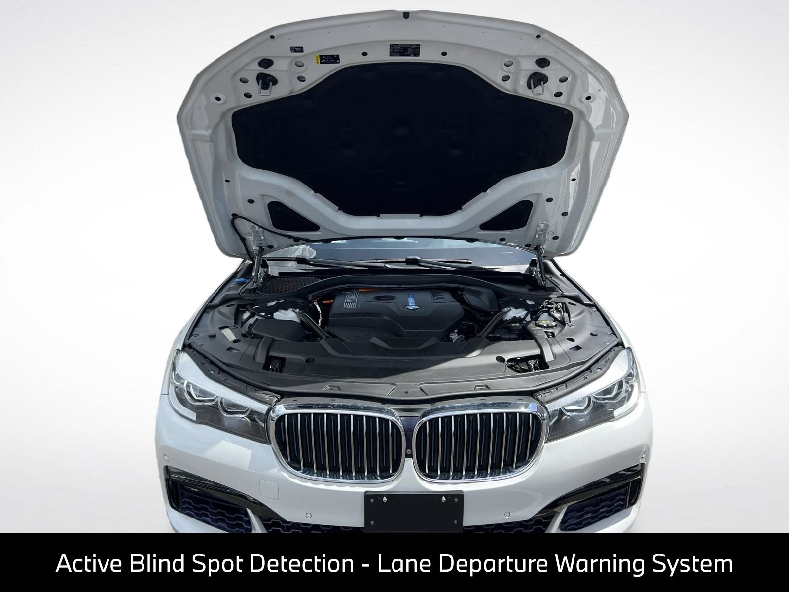 Used 2018 BMW 740e xDrive w/ M Sport Package AWD/4WD image 17