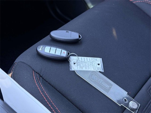 Used 2025 Nissan Frontier PRO-4X w/ Tow Package image 3