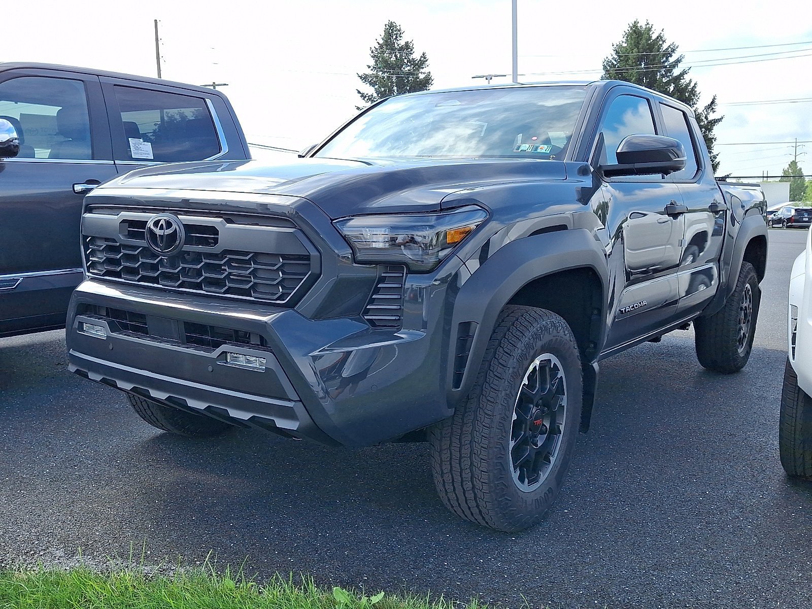 New 2026 Toyota Tacoma TRD Off-Road AWD/4WD image 3