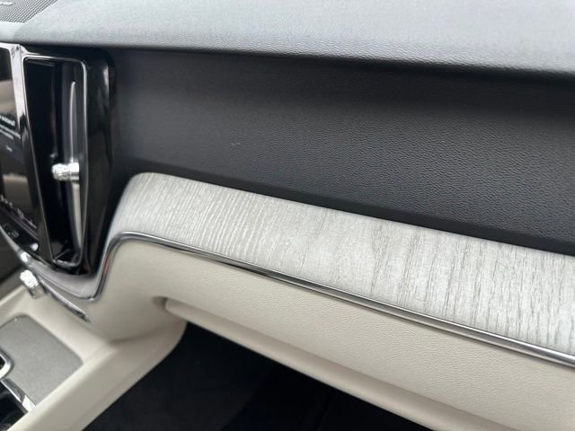 Used 2025 Volvo XC60 T8 Plus w/ Climate Package image 16