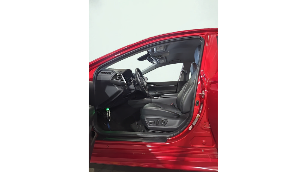 Used 2023 Toyota Camry SE FWD image 12