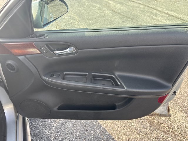 Used 2010 Chevrolet Impala LT FWD image 17