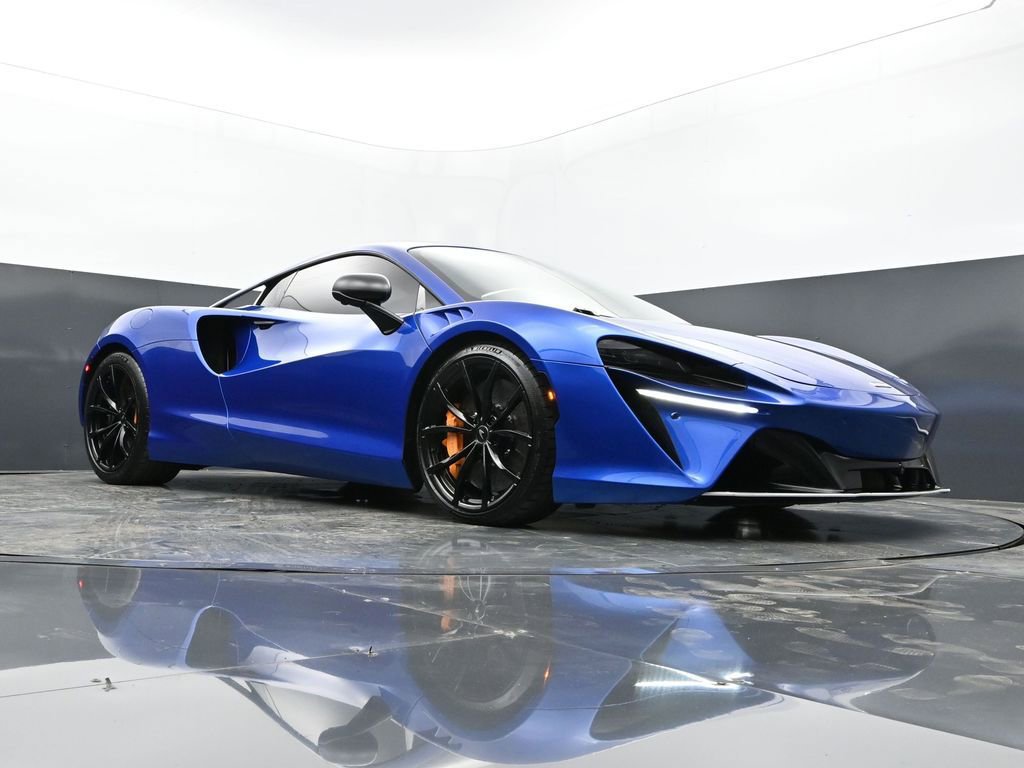 Used 2023 McLaren Artura image 27