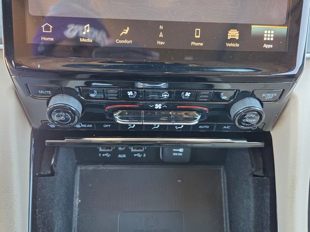 Used 2021 Jeep Grand Cherokee L Limited w/ Luxury Tech Group II image 22