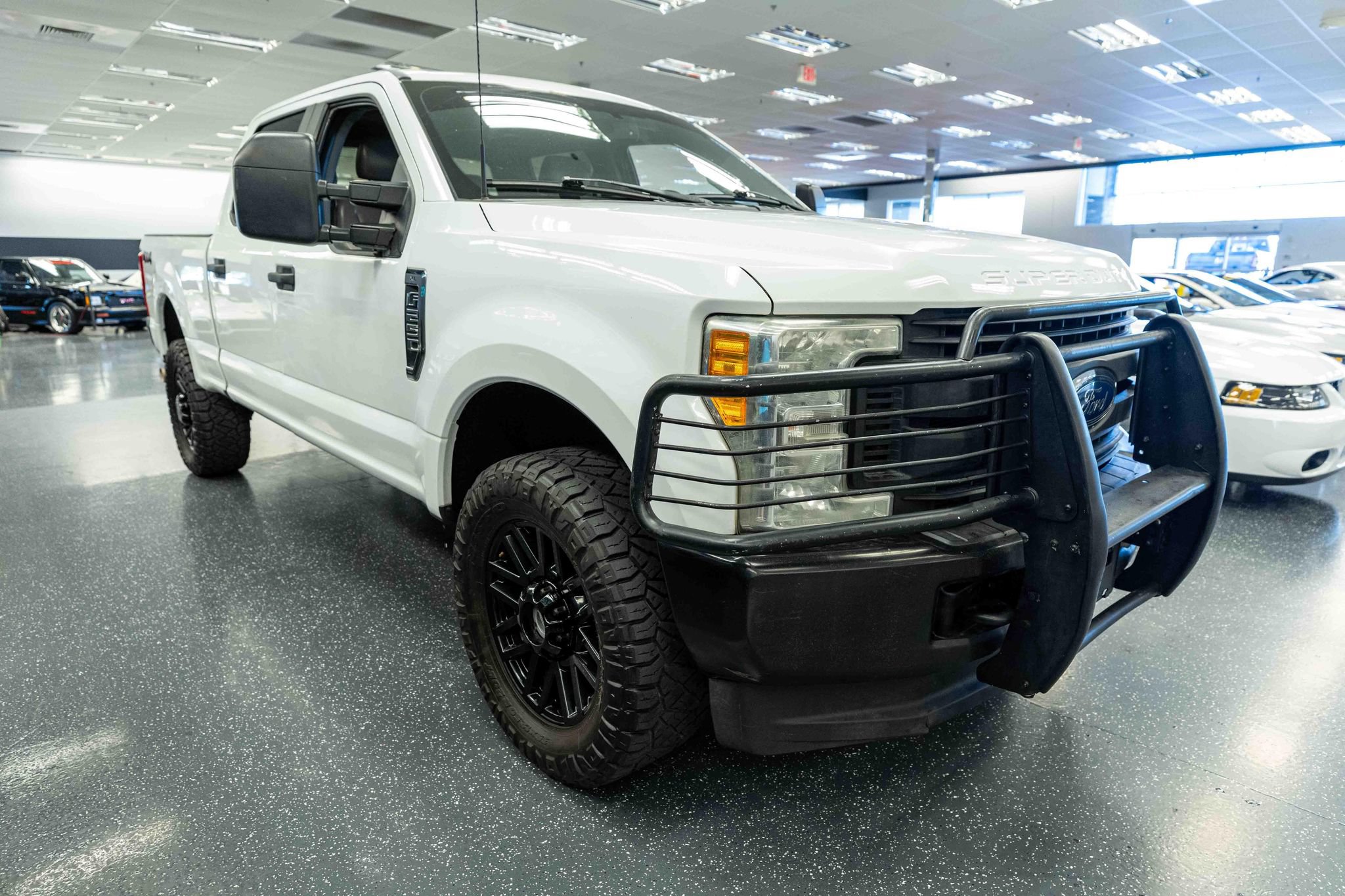 Used 2017 Ford F250 XL AWD/4WD image 3