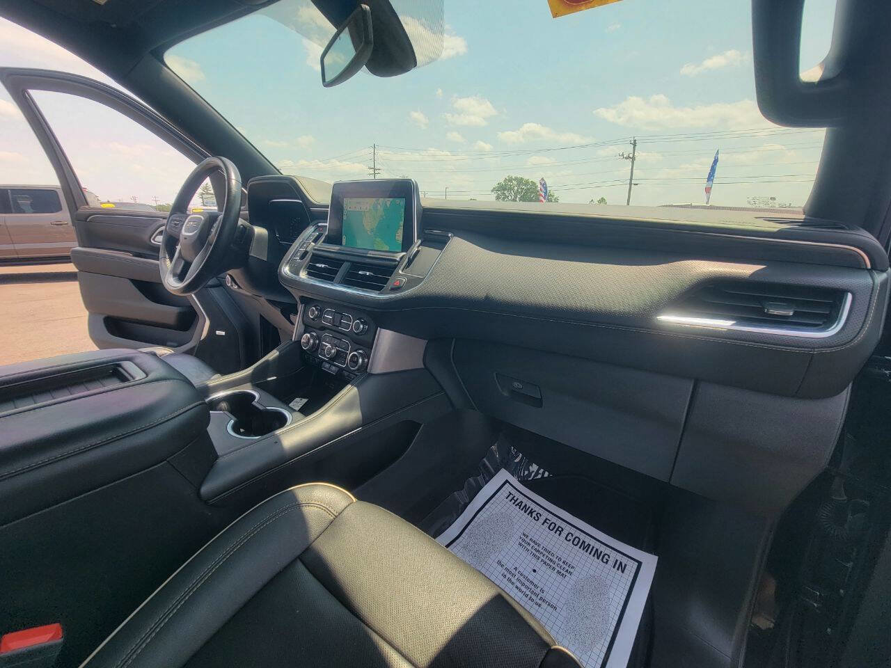 Used 2022 GMC Yukon XL SLT image 16