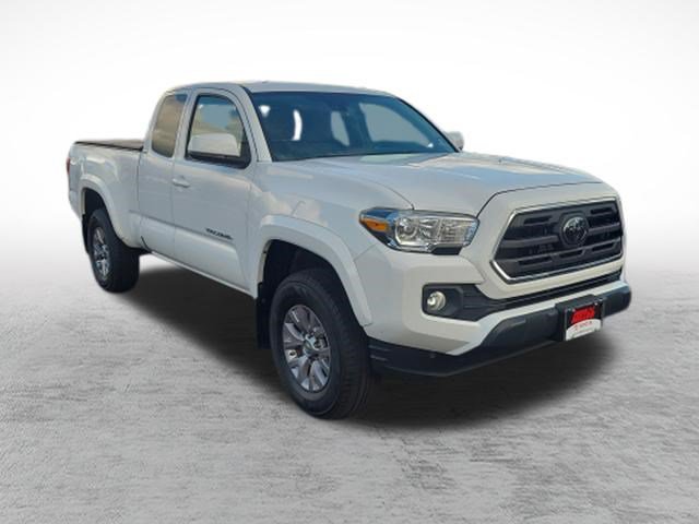Certified 2019 Toyota Tacoma SR5 AWD/4WD image 3