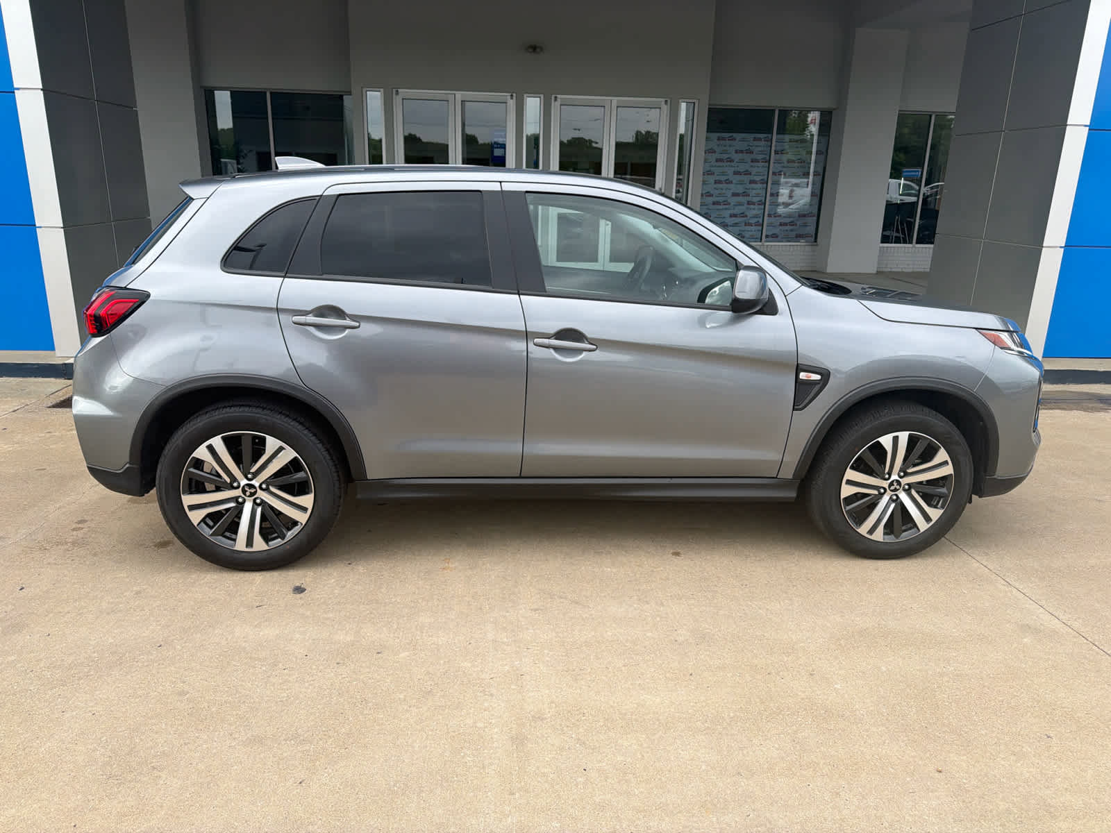 Used 2025 Mitsubishi Outlander Sport AWD image 7