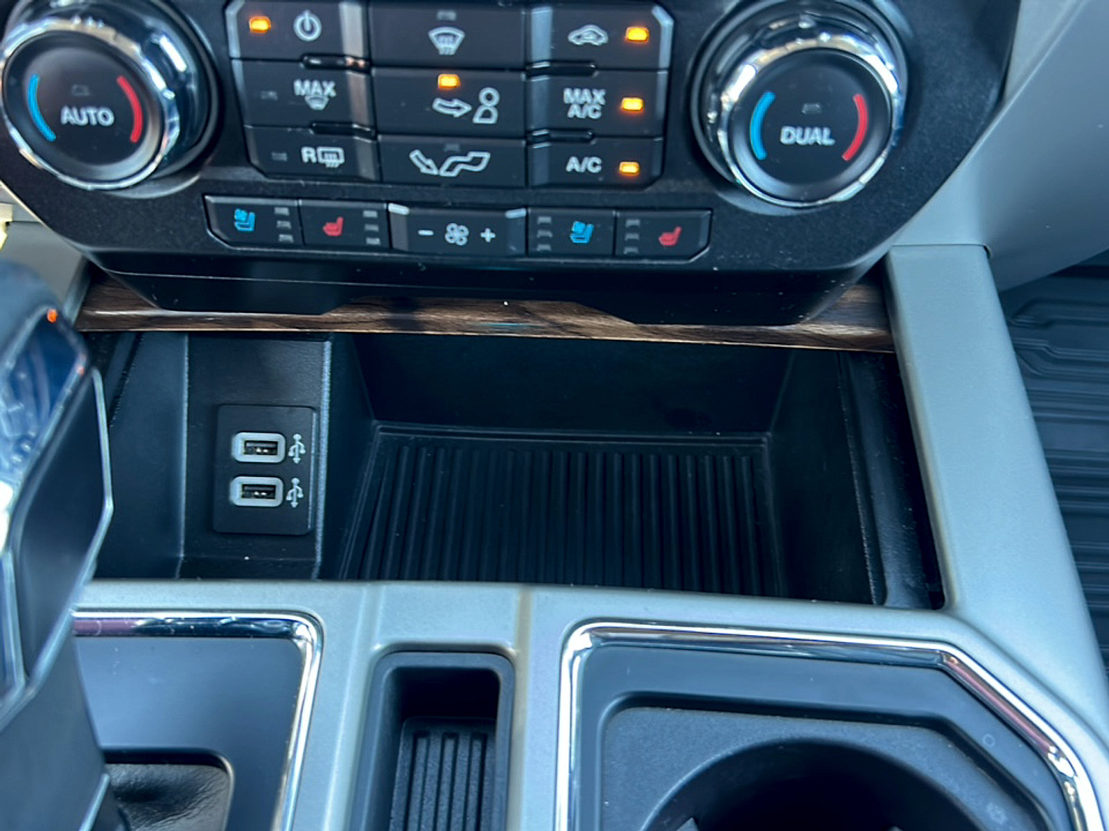 Used 2019 Ford F150 Lariat w/ Max Trailer Tow Package AWD/4WD image 16
