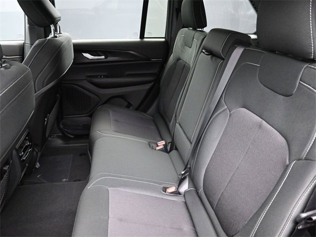 New 2025 Jeep Grand Cherokee Laredo image 17