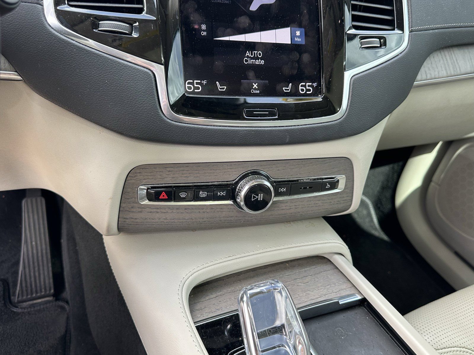 Used 2022 Volvo XC90 T8 Inscription w/ Advanced Package AWD/4WD image 23