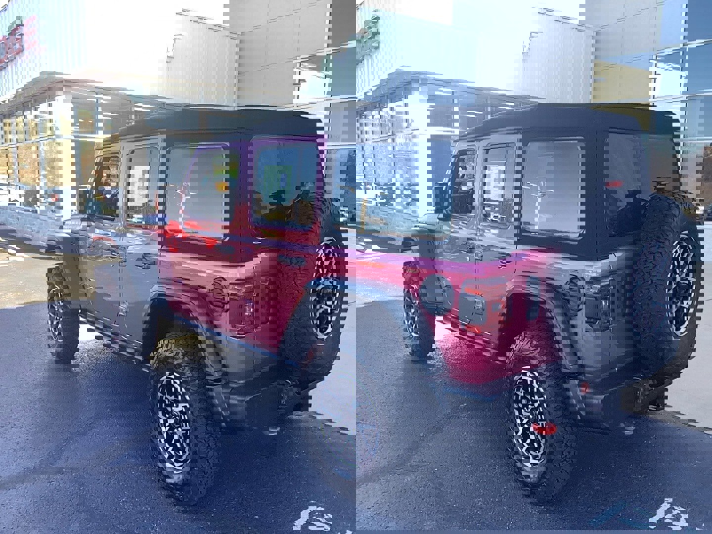 Certified 2024 Jeep Wrangler Unlimited Rubicon w/ Convenience Group image 6