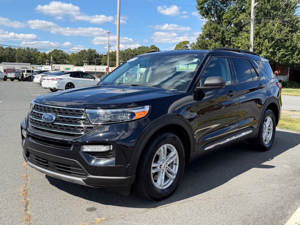 Used 2023 Ford Explorer XLT w/ Equipment Group 202A AWD/4WD image 9