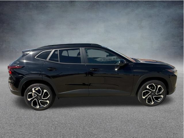 Used 2026 Chevrolet Trax RS w/ Sunroof Package FWD image 11