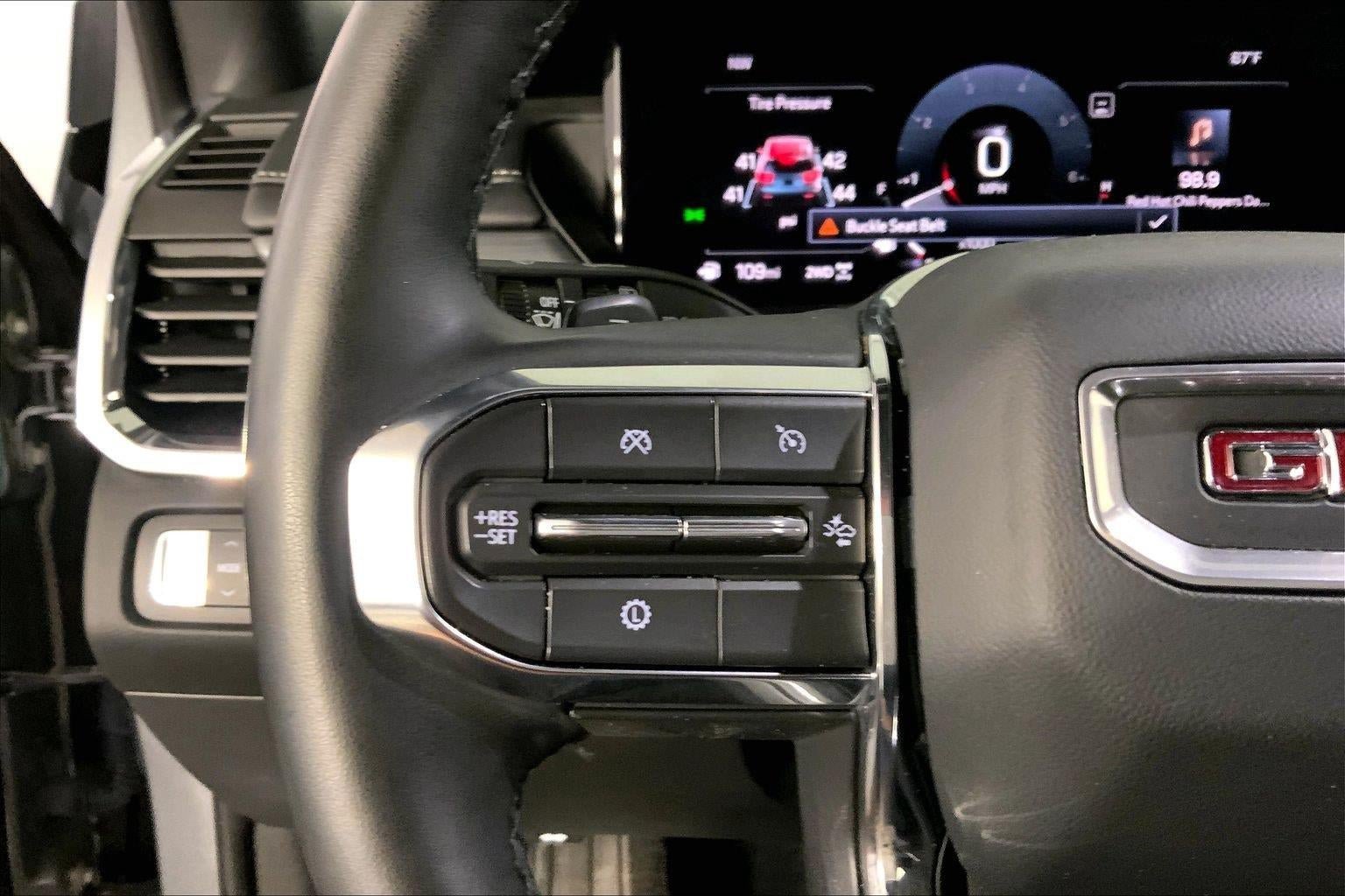 Used 2025 GMC Acadia Elevation AWD/4WD image 18