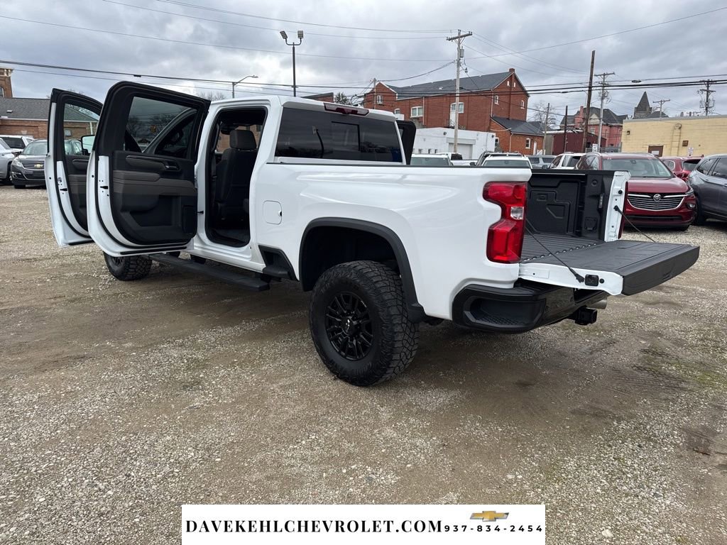 Used 2024 Chevrolet Silverado 2500 ZR2 w/ Technology Package image 30