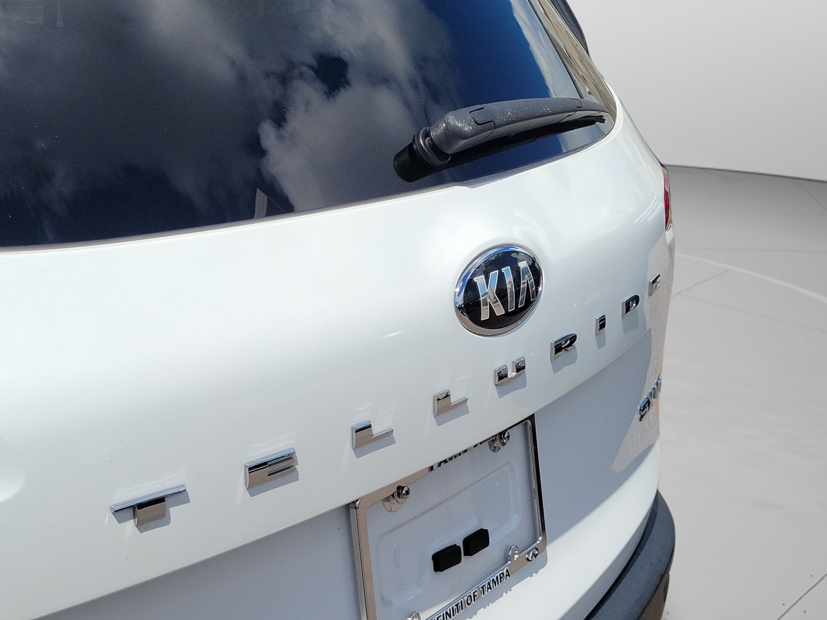 Used 2020 Kia Telluride SX w/ Towing Package FWD image 29