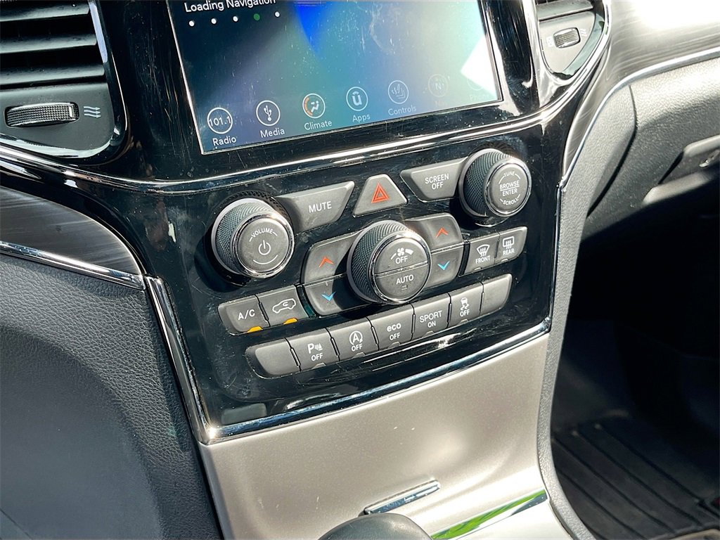 Certified 2019 Jeep Grand Cherokee Limited w/ Trailer Tow Group IV image 16