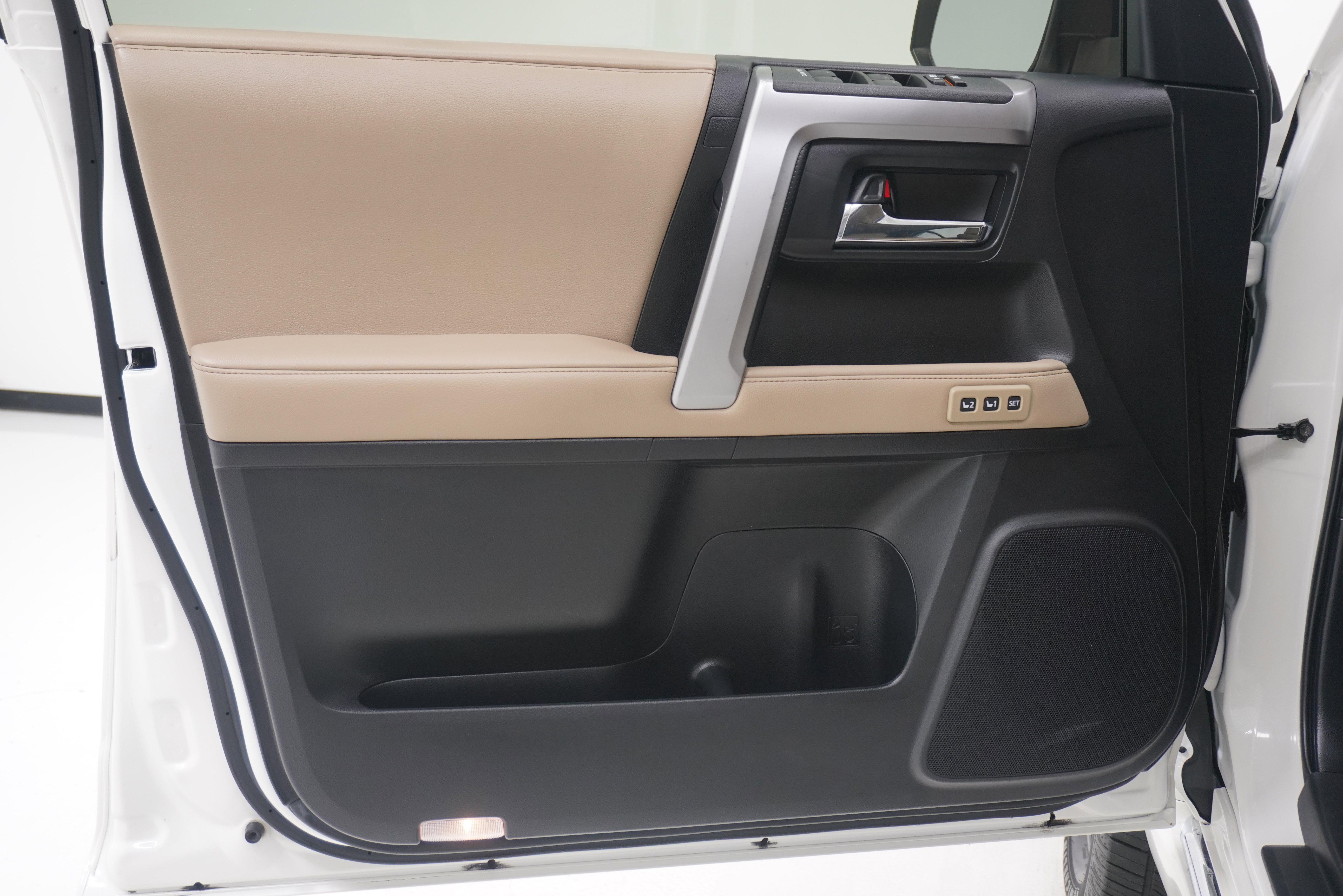 Used 2019 Toyota 4Runner Limited AWD/4WD image 14