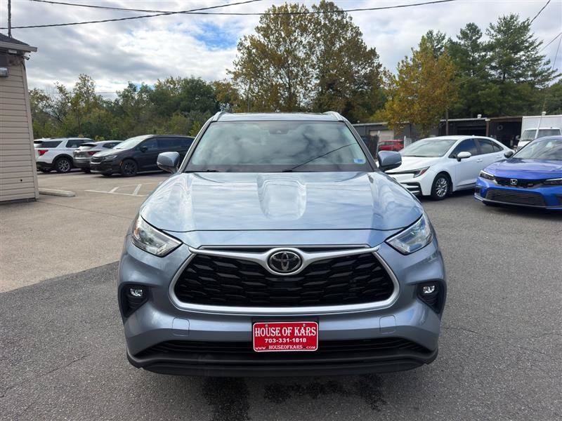 Used 2022 Toyota Highlander XLE AWD/4WD image 9