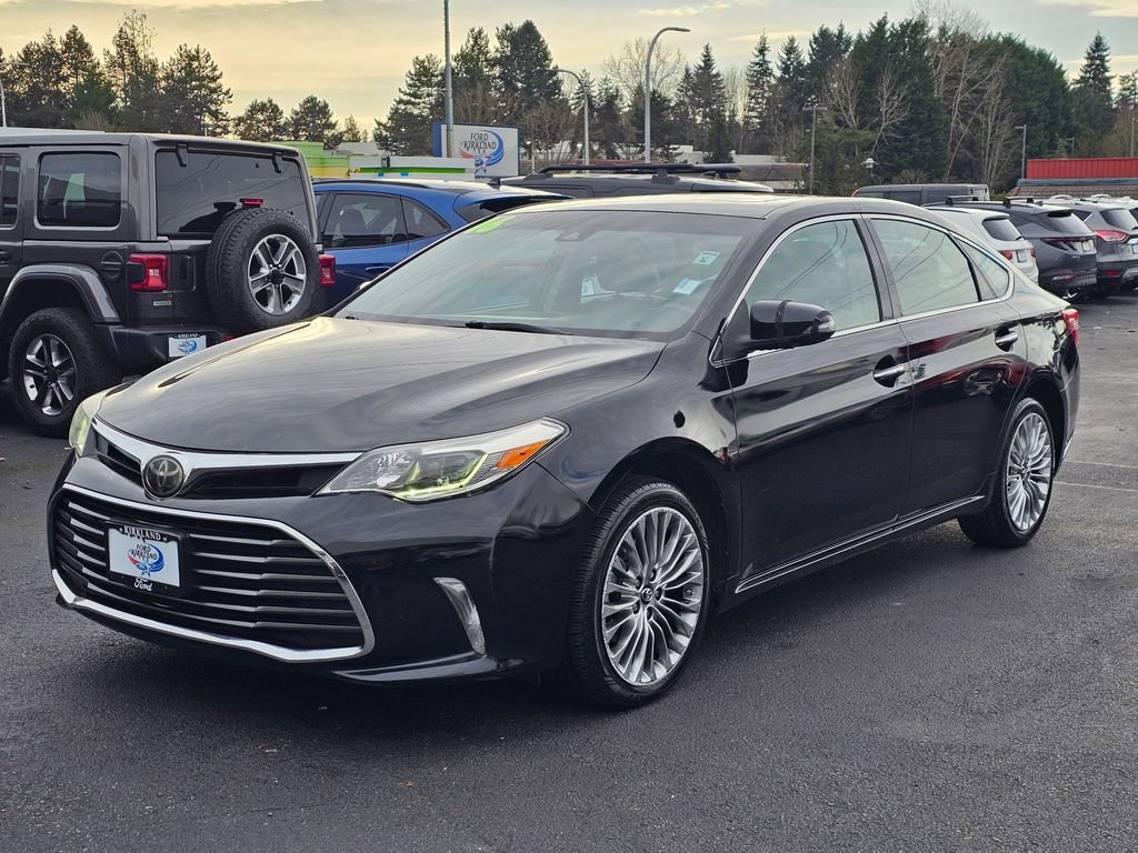 Used 2016 Toyota Avalon Limited image 3