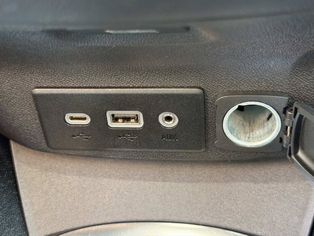 Used 2023 Chevrolet Malibu LT FWD image 30