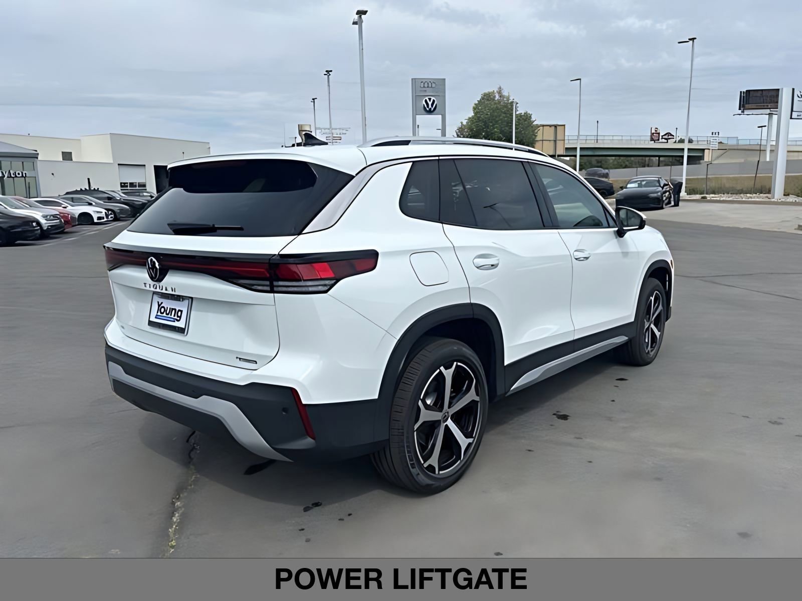 New 2026 Volkswagen Tiguan SE AWD/4WD image 3
