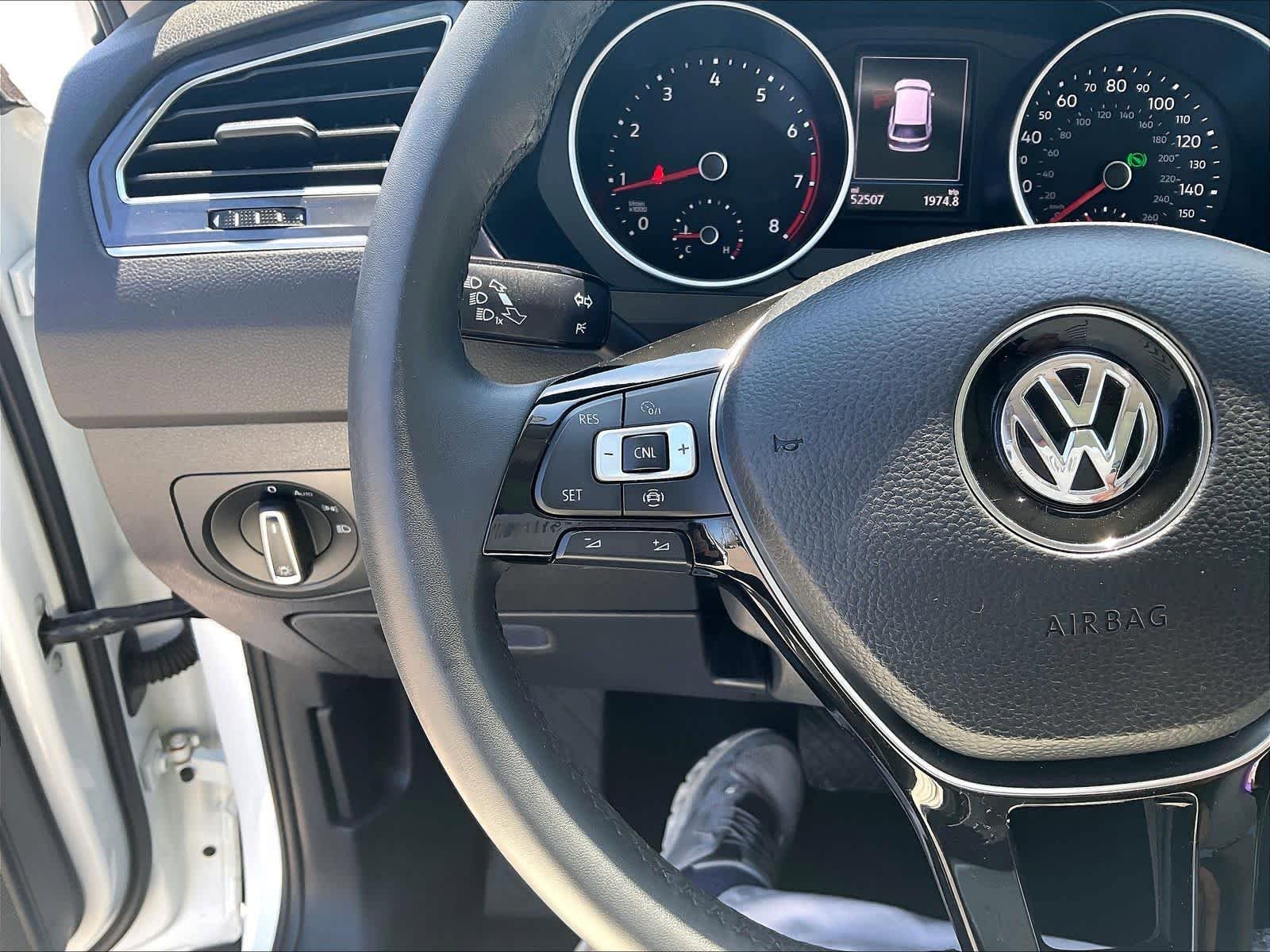Used 2020 Volkswagen Tiguan SE AWD/4WD image 24