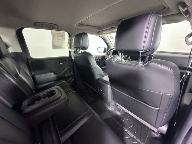 Used 2024 Nissan Frontier SL w/ Technology Package AWD/4WD image 12