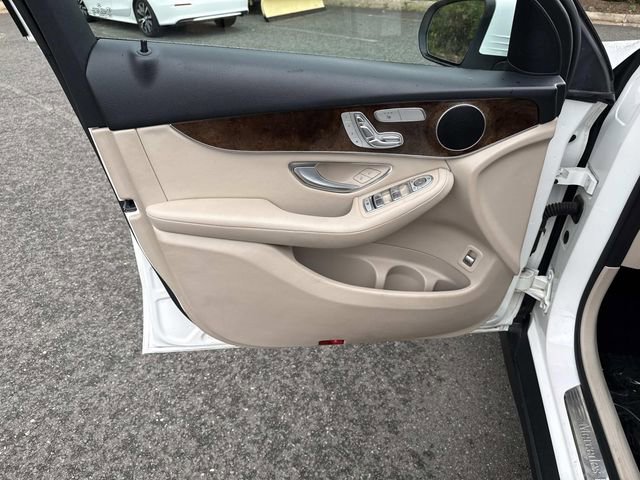 Used 2019 Mercedes-Benz GLC 300 4MATIC image 13