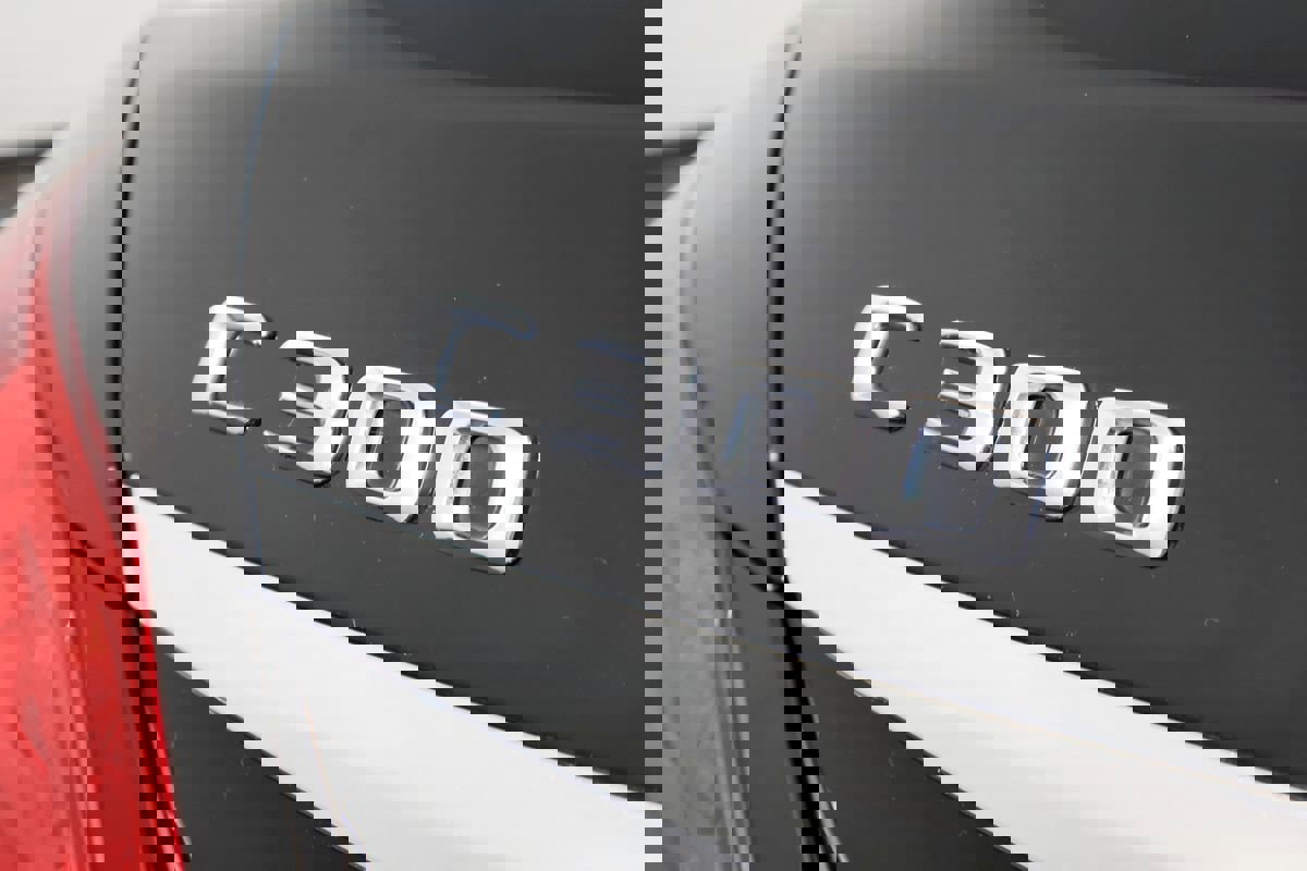 Used 2015 Mercedes-Benz C 300 Sport image 11