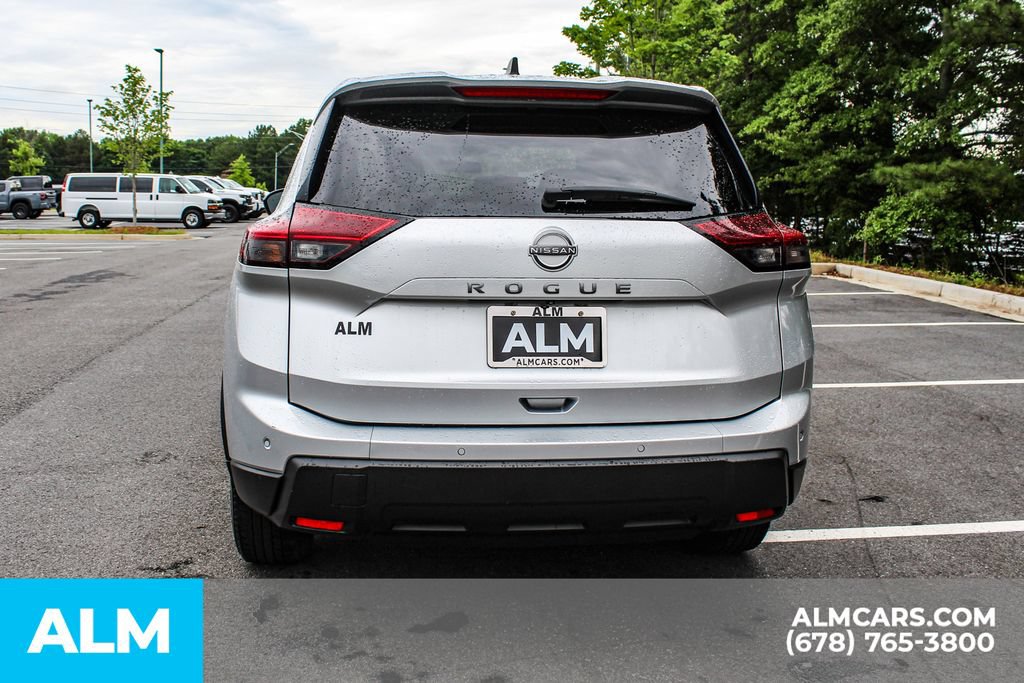 Used 2024 Nissan Rogue S FWD image 9