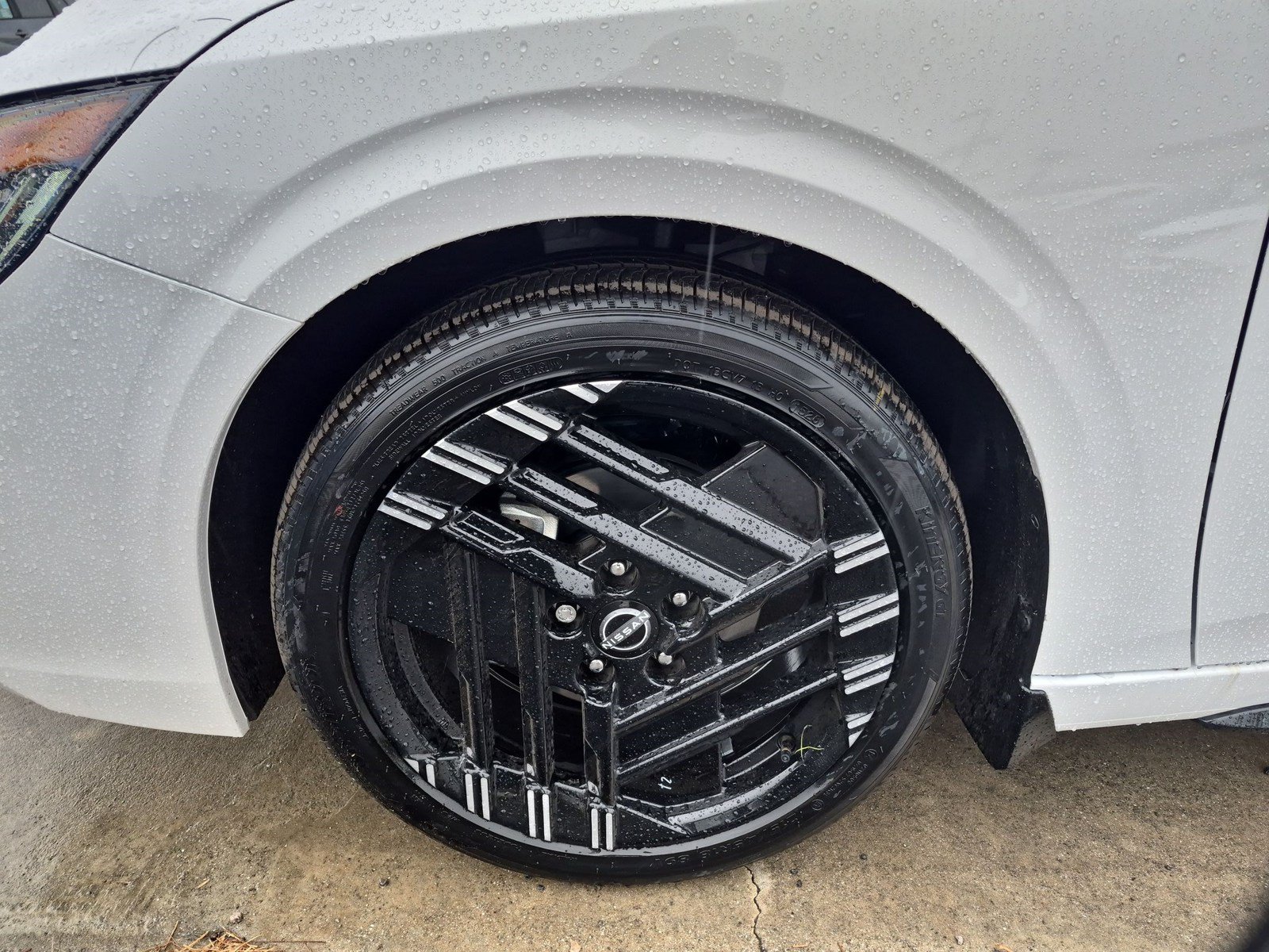 New 2027 Nissan Sentra SR w/ Floor Mat Package FWD image 9