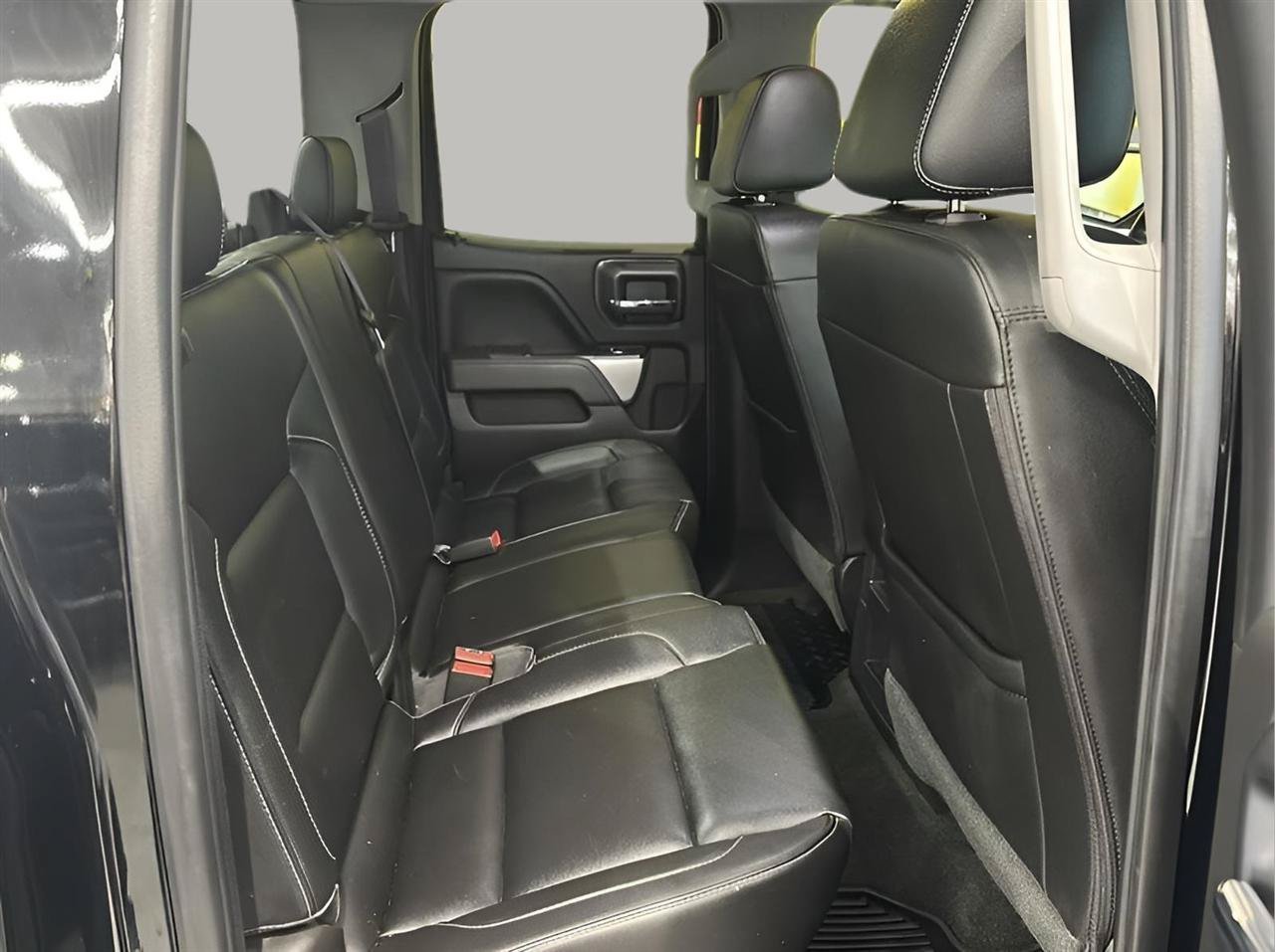 Used 2017 Chevrolet Silverado 1500 LT w/ Midnight Edition AWD/4WD image 19