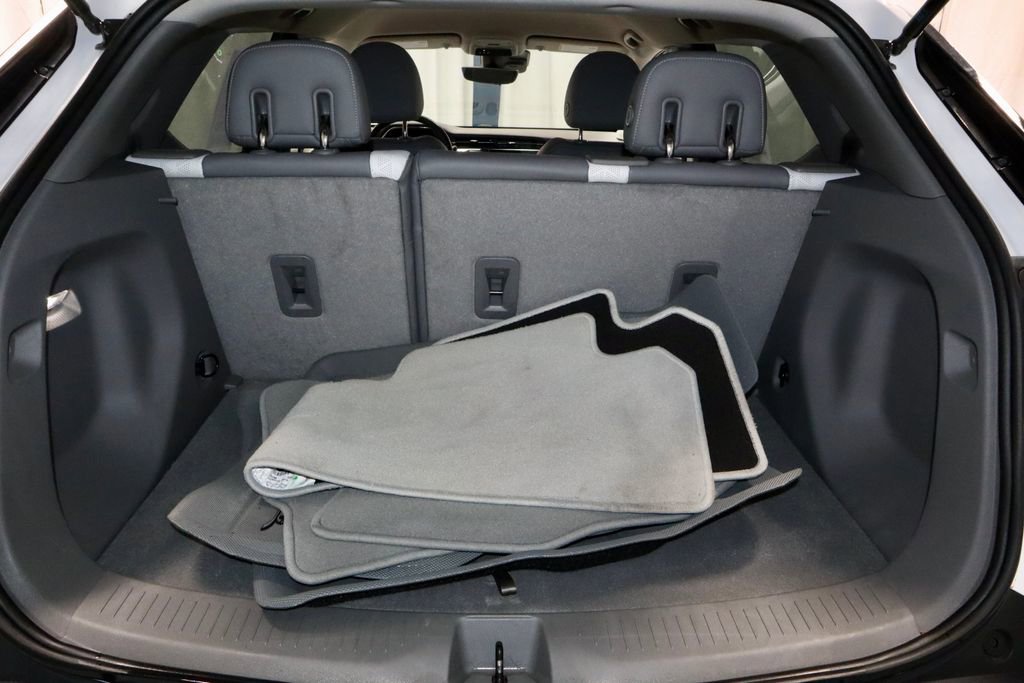 Used 2023 Chevrolet Bolt EUV Premier image 13