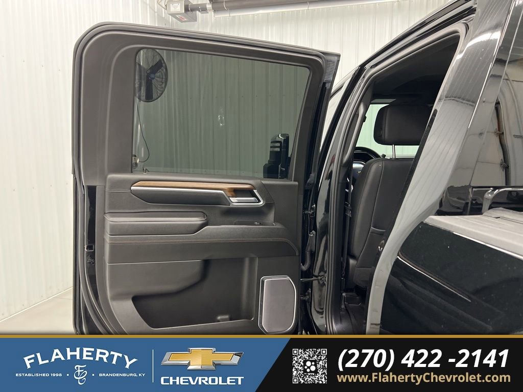 Used 2024 Chevrolet Silverado 2500 High Country w/ Technology Package AWD/4WD image 9