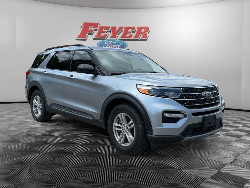 Certified 2022 Ford Explorer XLT w/ Equipment Group 202A RWD image 7