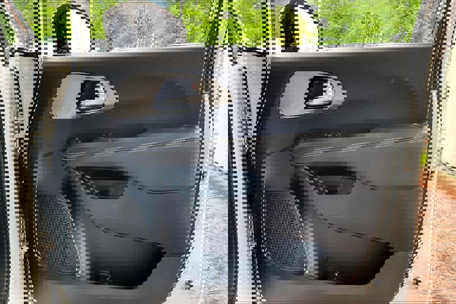 Used 2025 Chrysler Pacifica Select image 20