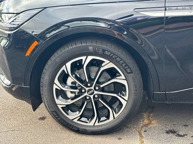 New 2026 Lincoln Nautilus Reserve AWD/4WD image 12