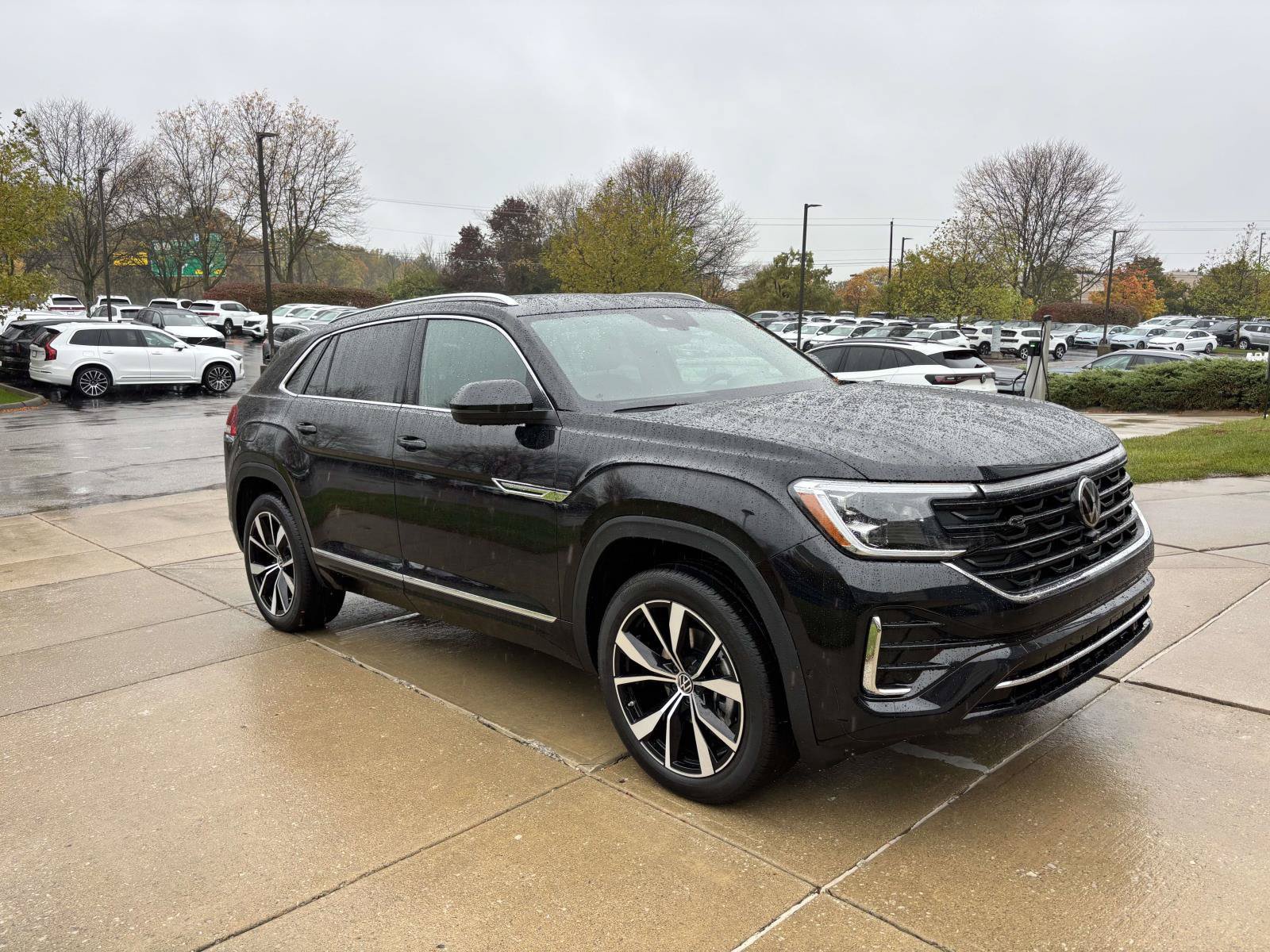 New 2026 Volkswagen Atlas Cross Sport SEL Premium R-Line