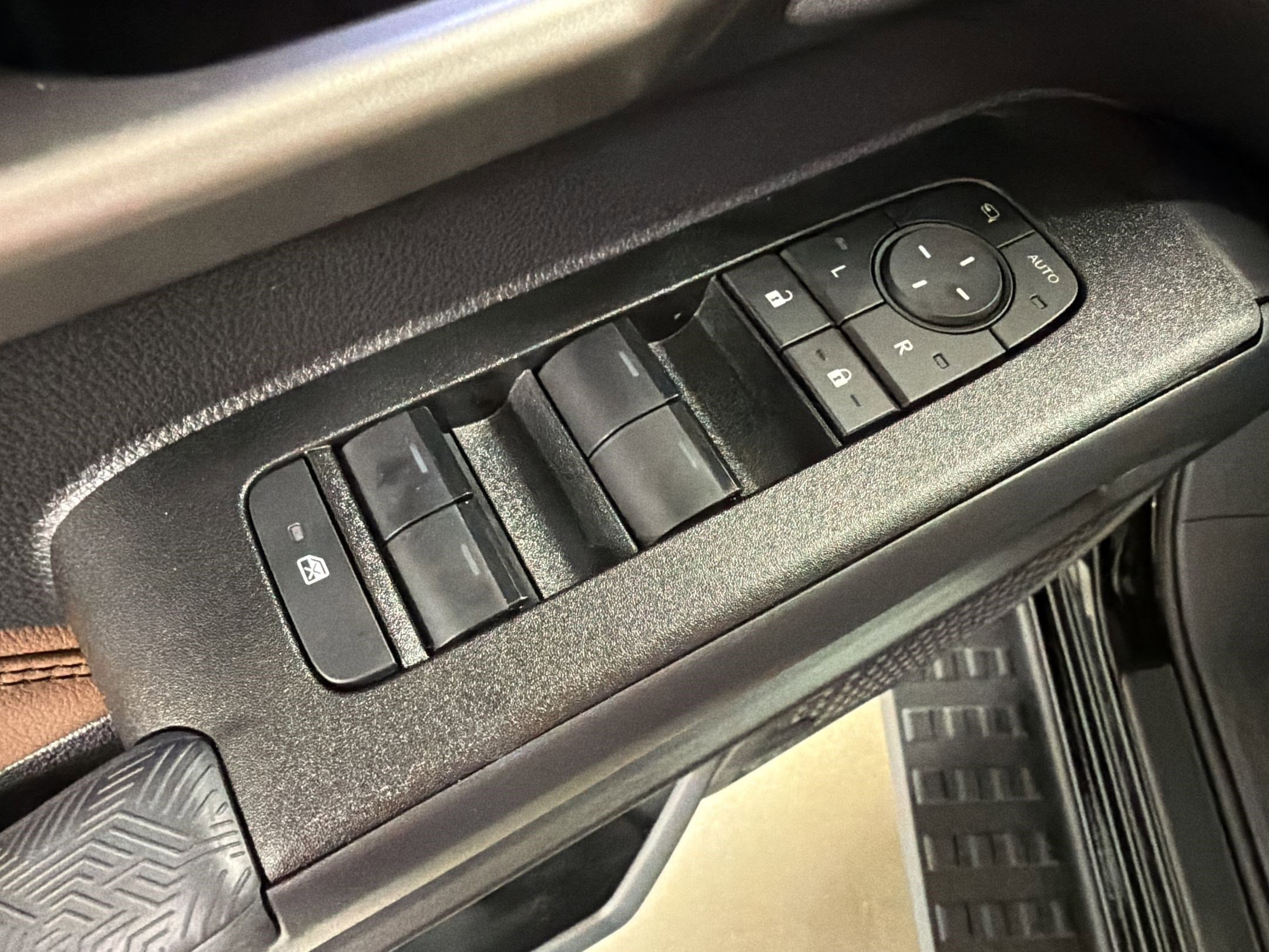 Used 2025 Toyota 4Runner Limited image 12