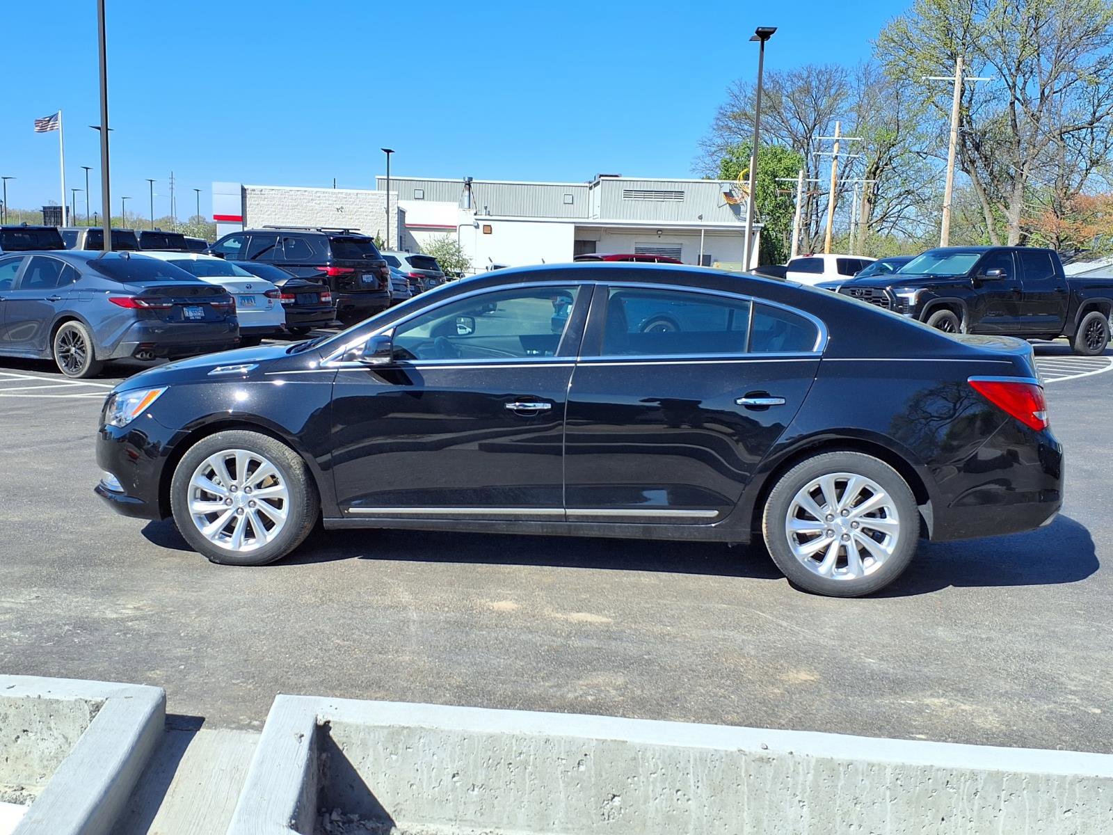 Used 2016 Buick LaCrosse Premium image 29