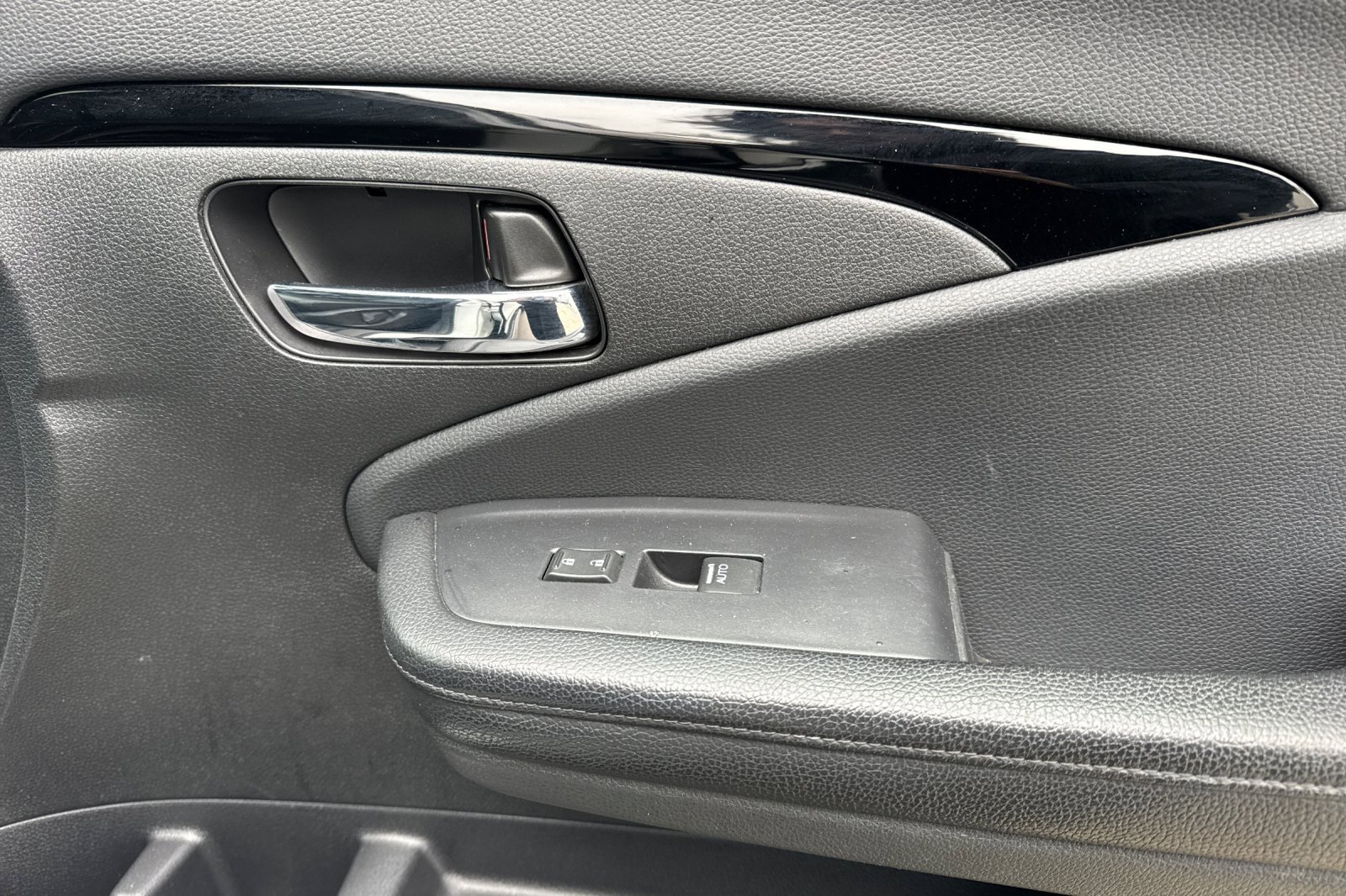 Used 2020 Honda Pilot Touring image 25