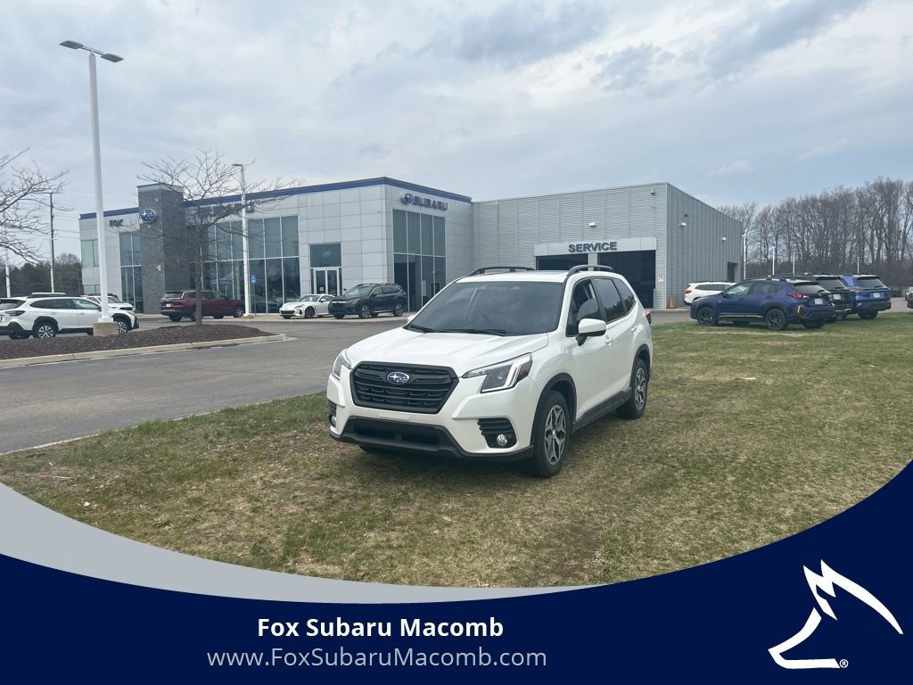 Used 2023 Subaru Forester Premium image 1