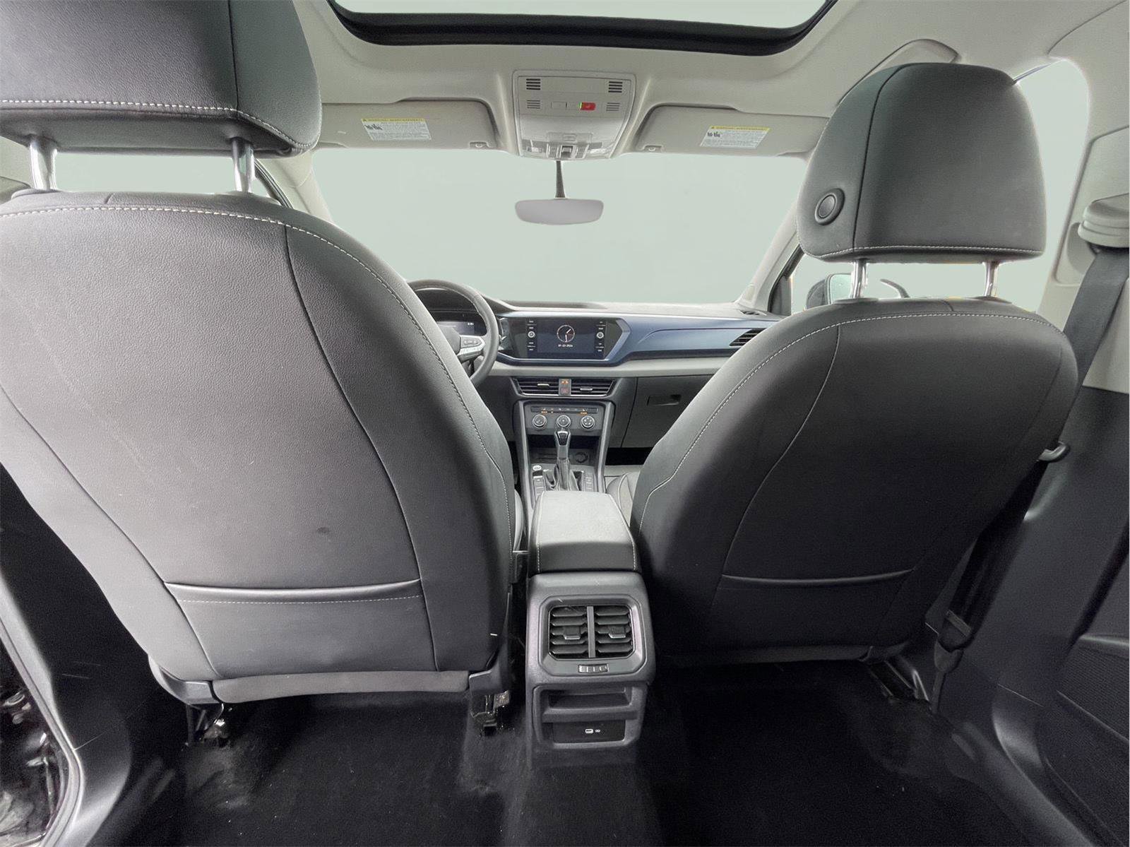 Used 2022 Volkswagen Taos SE w/ Panoramic Sunroof Package image 16