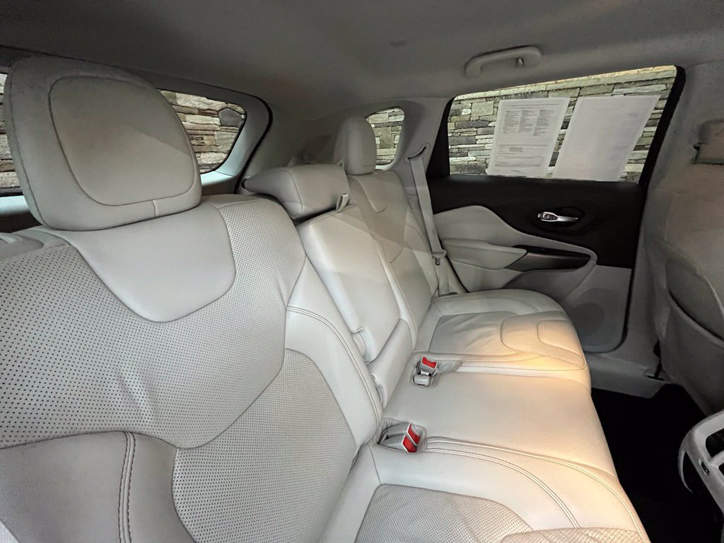 Used 2020 Jeep Cherokee Limited AWD/4WD image 41